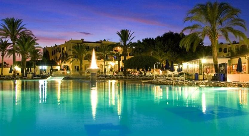 Globales Aparthotel Bouganvilla Sa Coma  Bagian luar foto