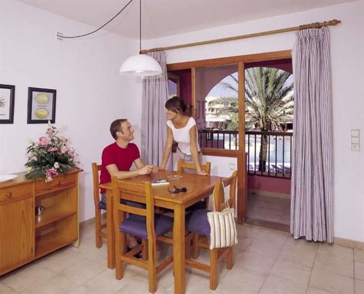 Globales Aparthotel Bouganvilla Sa Coma  Bagian luar foto