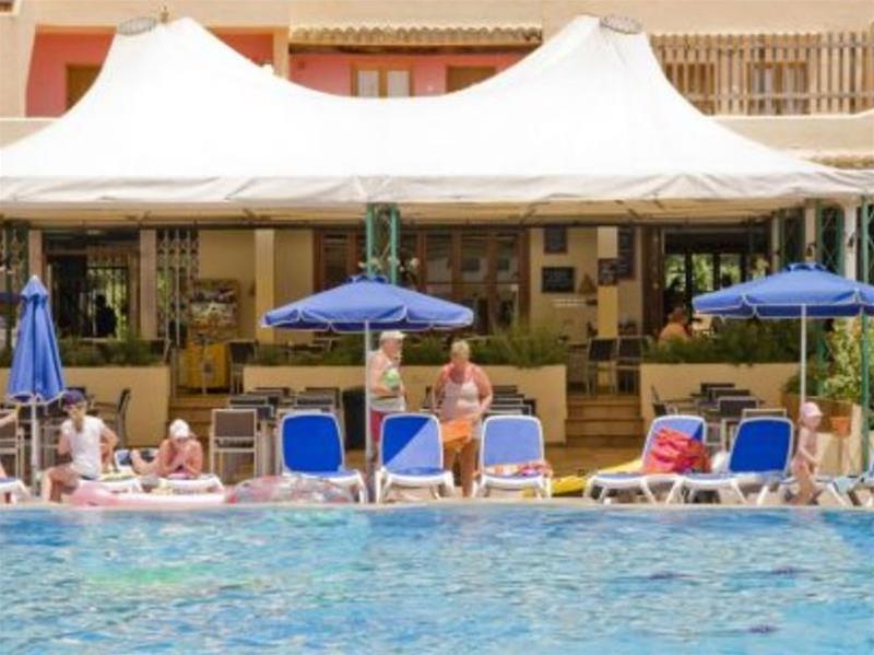 Globales Aparthotel Bouganvilla Sa Coma  Bagian luar foto