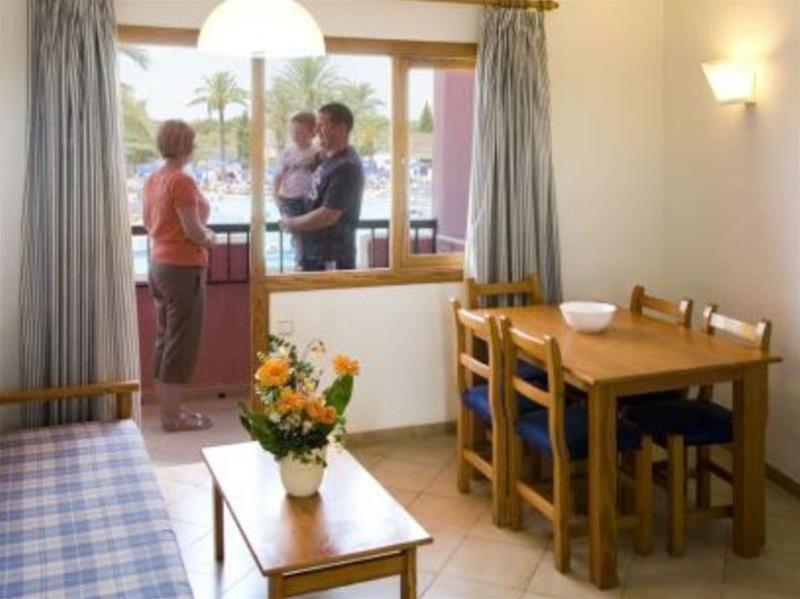 Globales Aparthotel Bouganvilla Sa Coma  Bagian luar foto